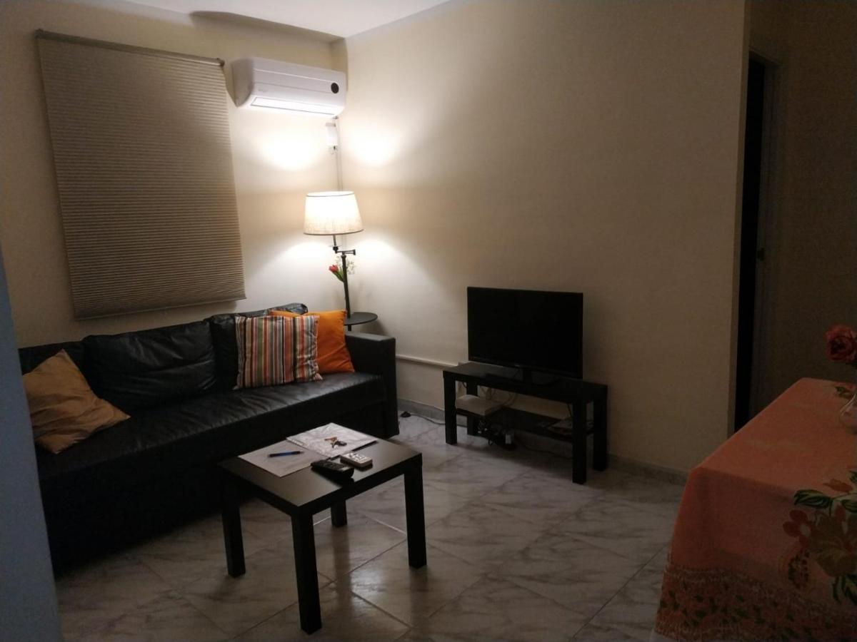 Nervión Piso Con Patio Appartamento *